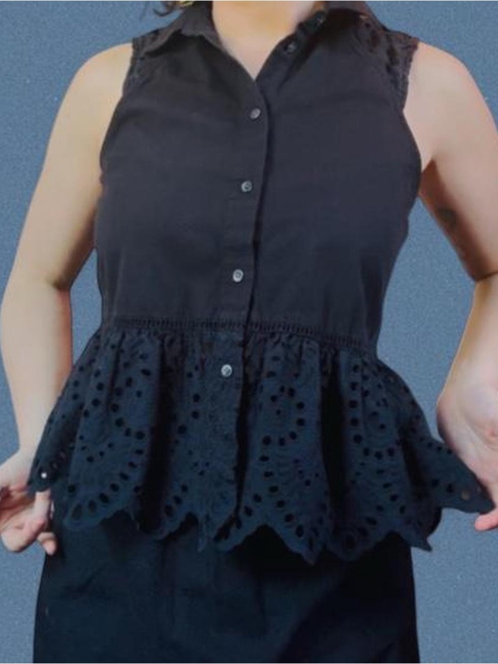 Madewell Sleeveless Black Eyelet Hem Button-Front Top